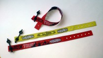 Tikitud tekstiilpaelad plastikust trukksulguriga